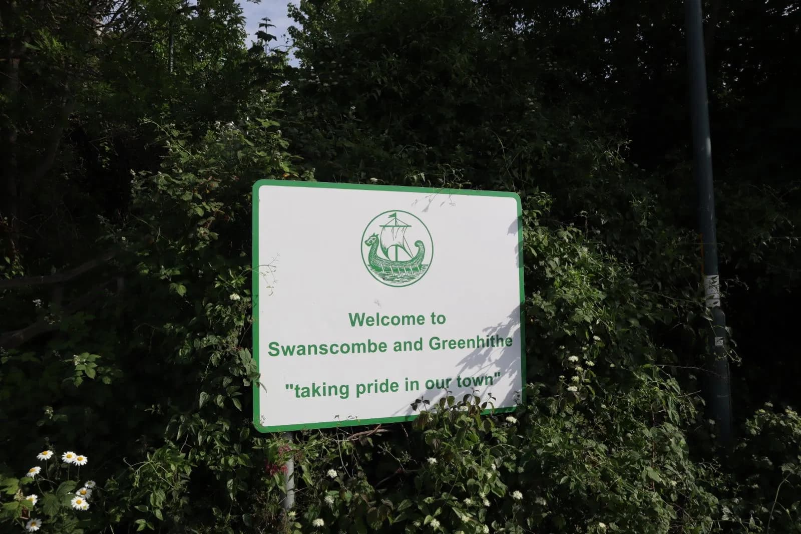 Property maintenance near Greenhithe Sign in Greenhithe for homes, landlords and businesses