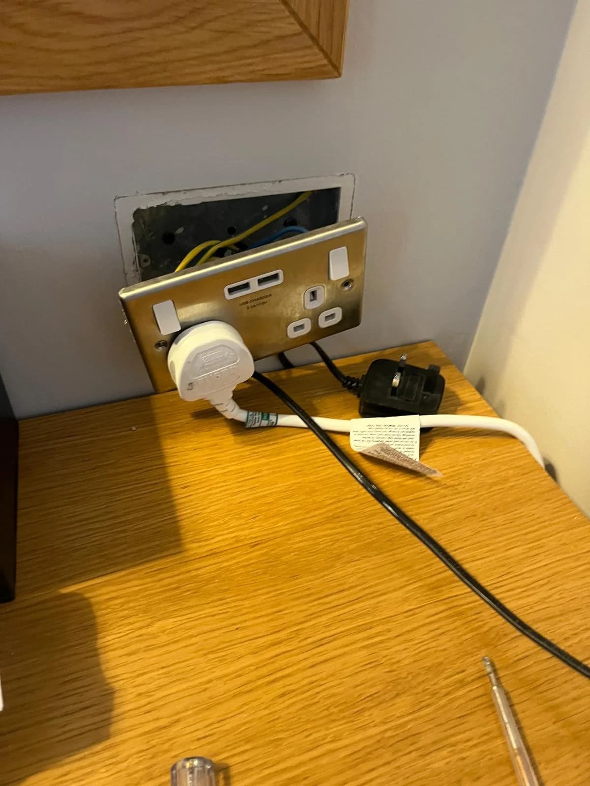 Second electrical socket before repair