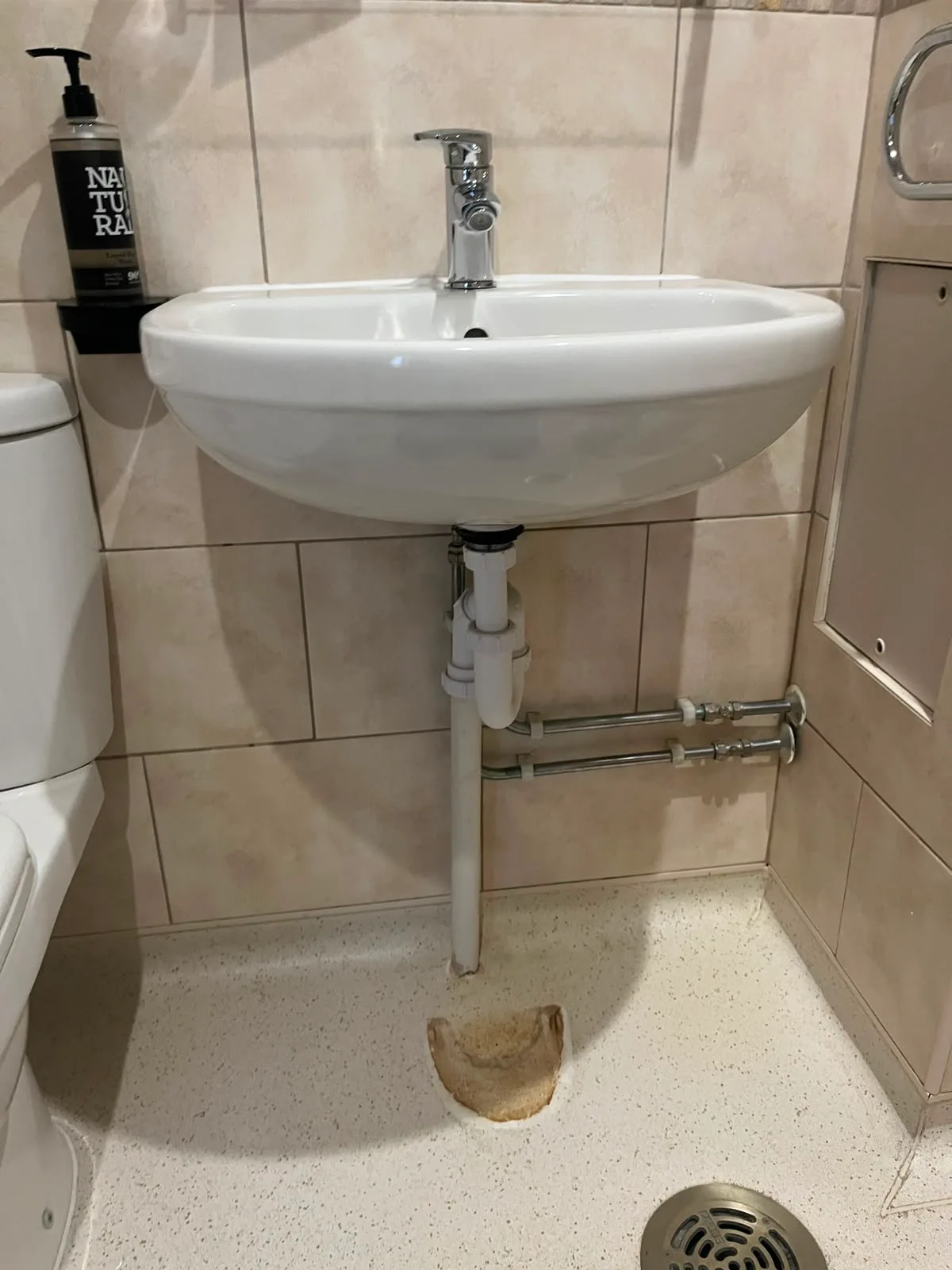 New basin waste installed in Bexleyheath New basin waste fitted during plumbing repair in Bexleyheath