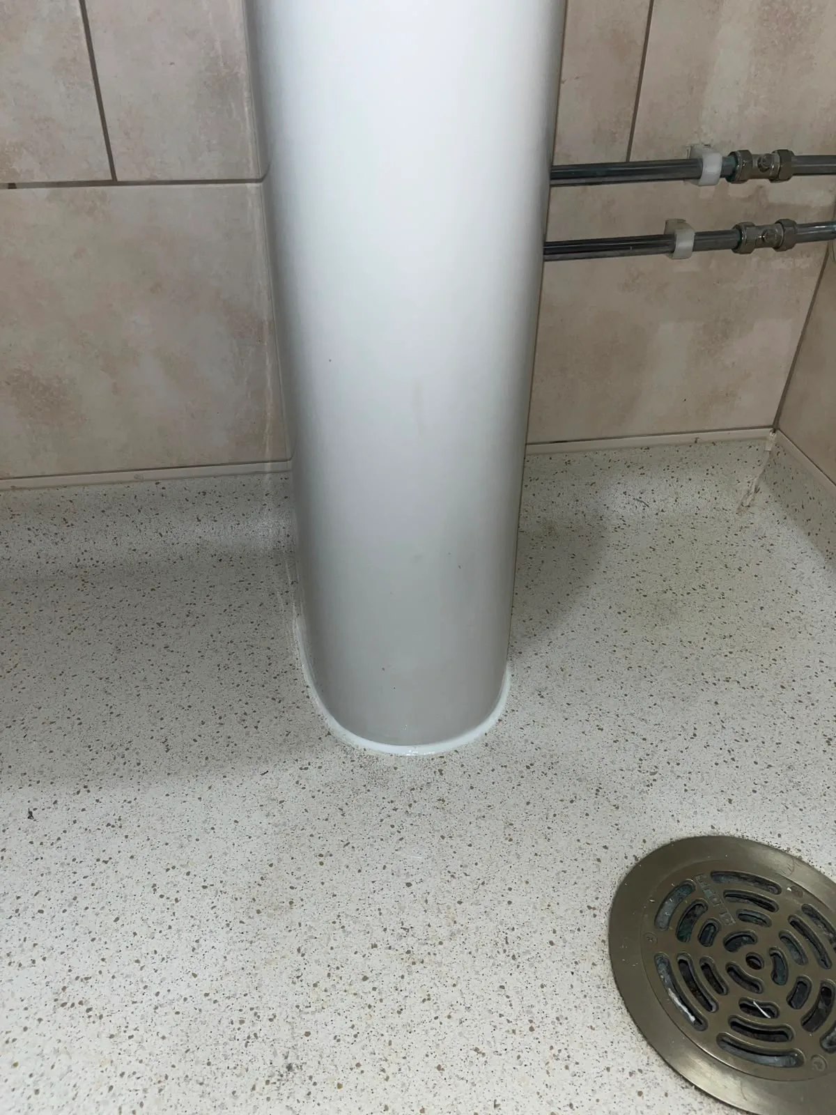 Pedestal resealed after basin repair Basin pedestal resealed after plumbing repair in Bexleyheath