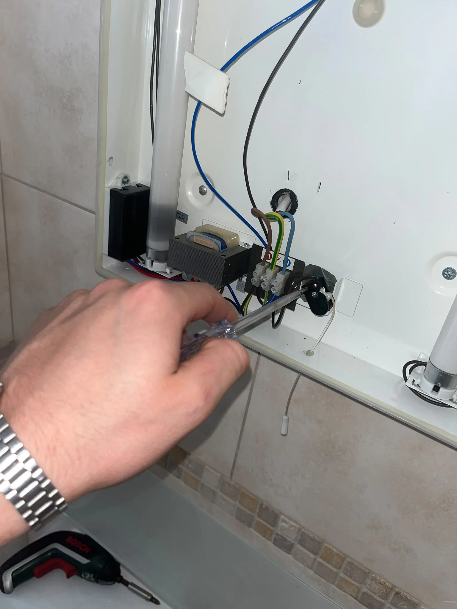 Pull-cord switch mechanism screw driver