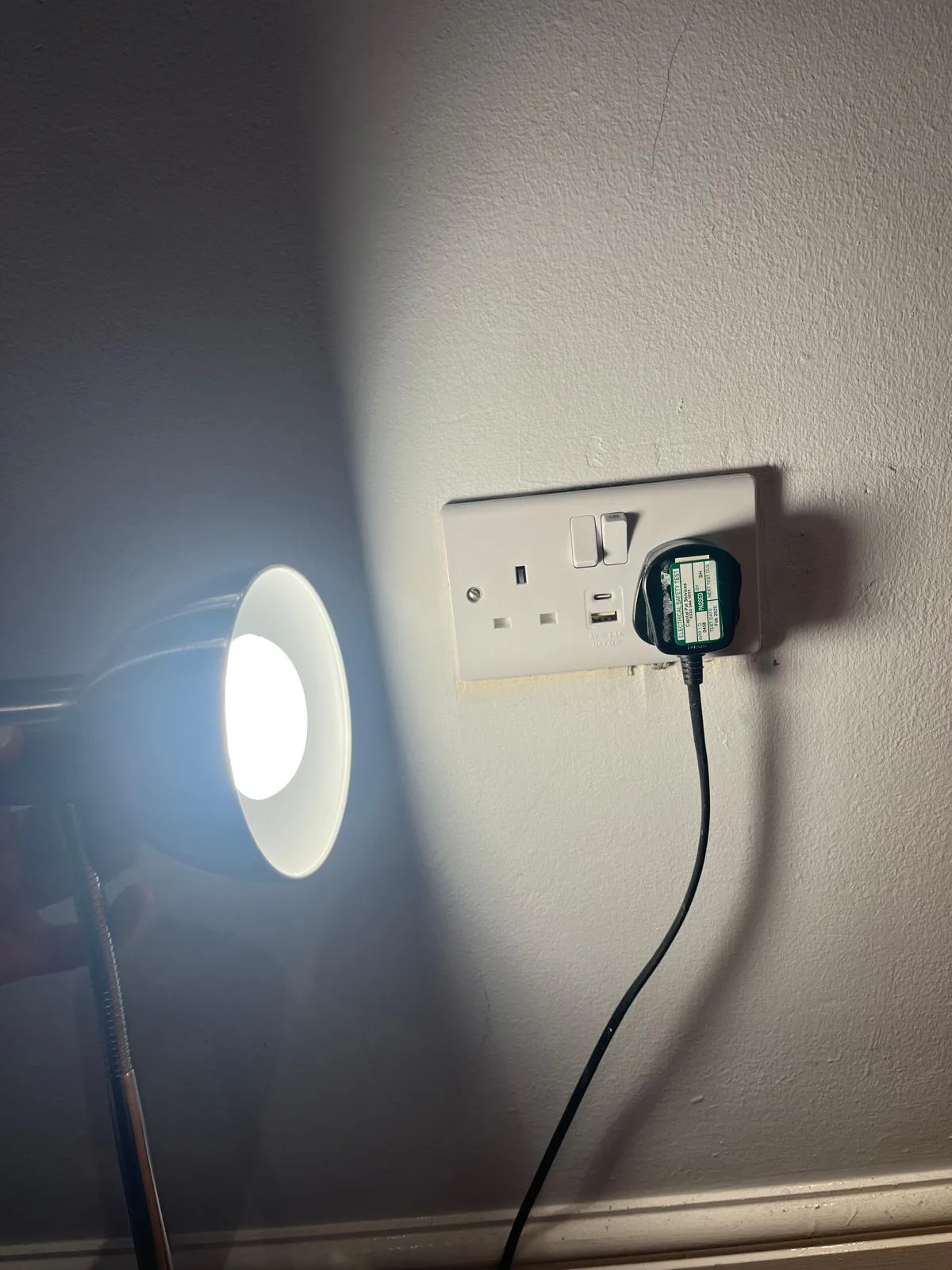 USB-C Outlet in Use After Socket Upgrade New USB-C double socket demonstrated in use after installation